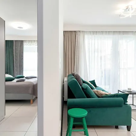 Modern With Parking And Balcony In By Renters アパート