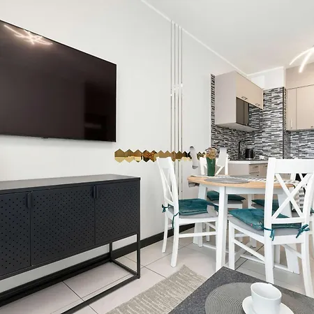 アパート Modern With Parking And Balcony In By Renters *