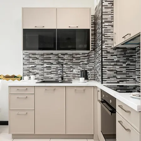 アパート Modern With Parking And Balcony In By Renters